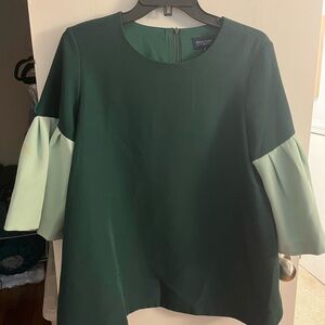 Avon Lane Women's Green Colorblock Top - small